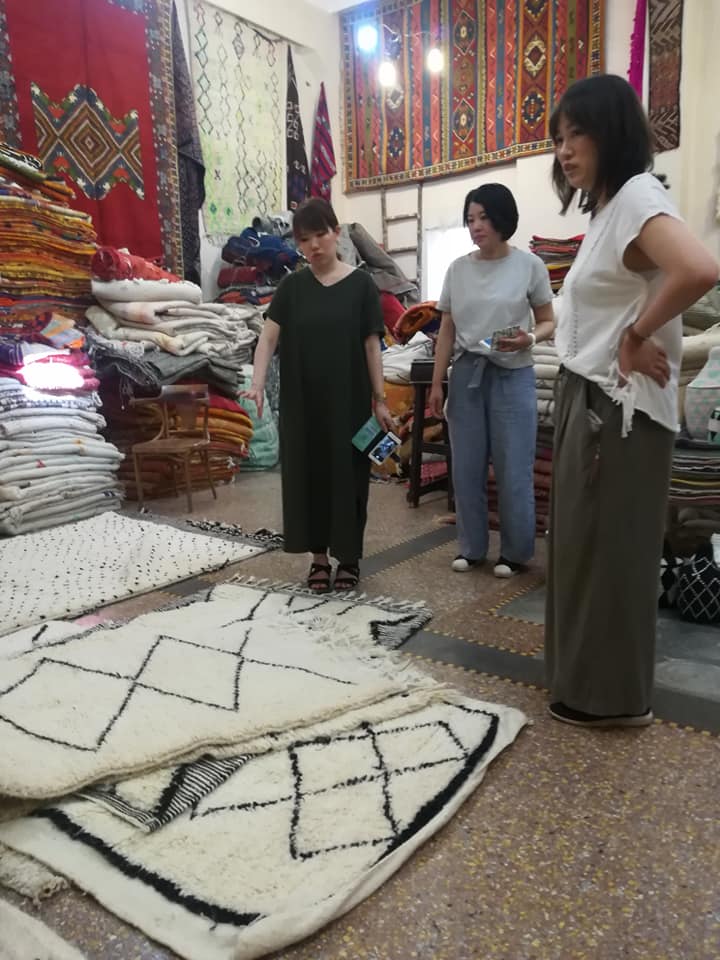 モロッコ雑貨、モロッカンバスケット、バッグ通販のための仕入旅、マラケシュ旧市街のスーク内のお店