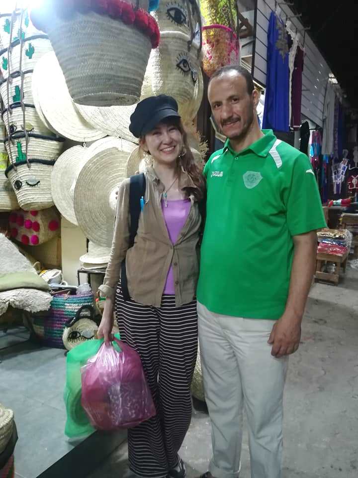 モロッコバスケットの通販セレクトショップLisaのマラケシュ現地でのカゴバッグ屋のオーナーと