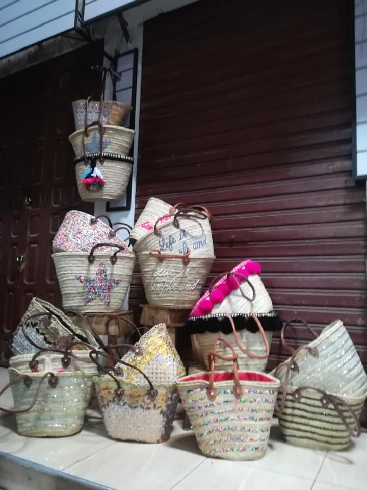 モロッコバスケットの通販セレクトショップLisaのマラケシュ現地でのカゴバッグ