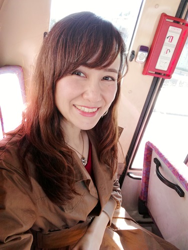 兵庫県相生、万葉の岬へ日帰り温泉と牡蠣料理の旅、バス車内